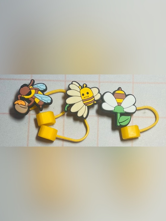 Other - NWOT Cute Yellow Bee & Daisy  Straw Toppers / Straw Cover Caps Set! 🌼  🐝 🌼 🐝